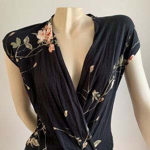 🦋✨ 2/15$ TOPS ✨🦋  NWT Black floral deep v bodysuit